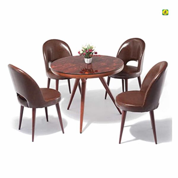 DT1 table with chairs